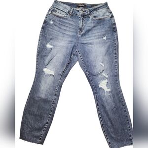 NWOT Judy Blue Frayed Relaxed Fit Jeans